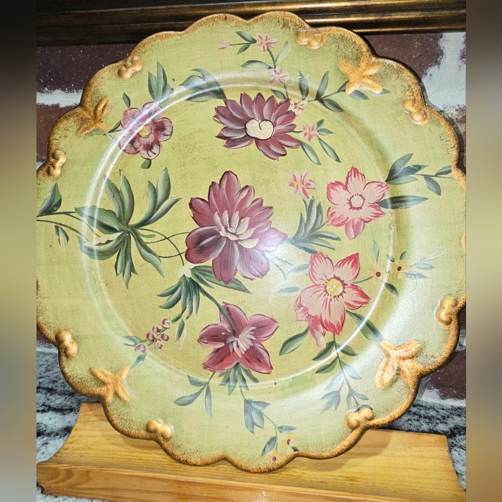 VINTAGE DECORATIVE PLATE